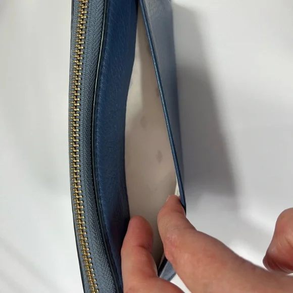 Kate Spade Blue Leather Wallet/Wristlet - Picture 4 of 11